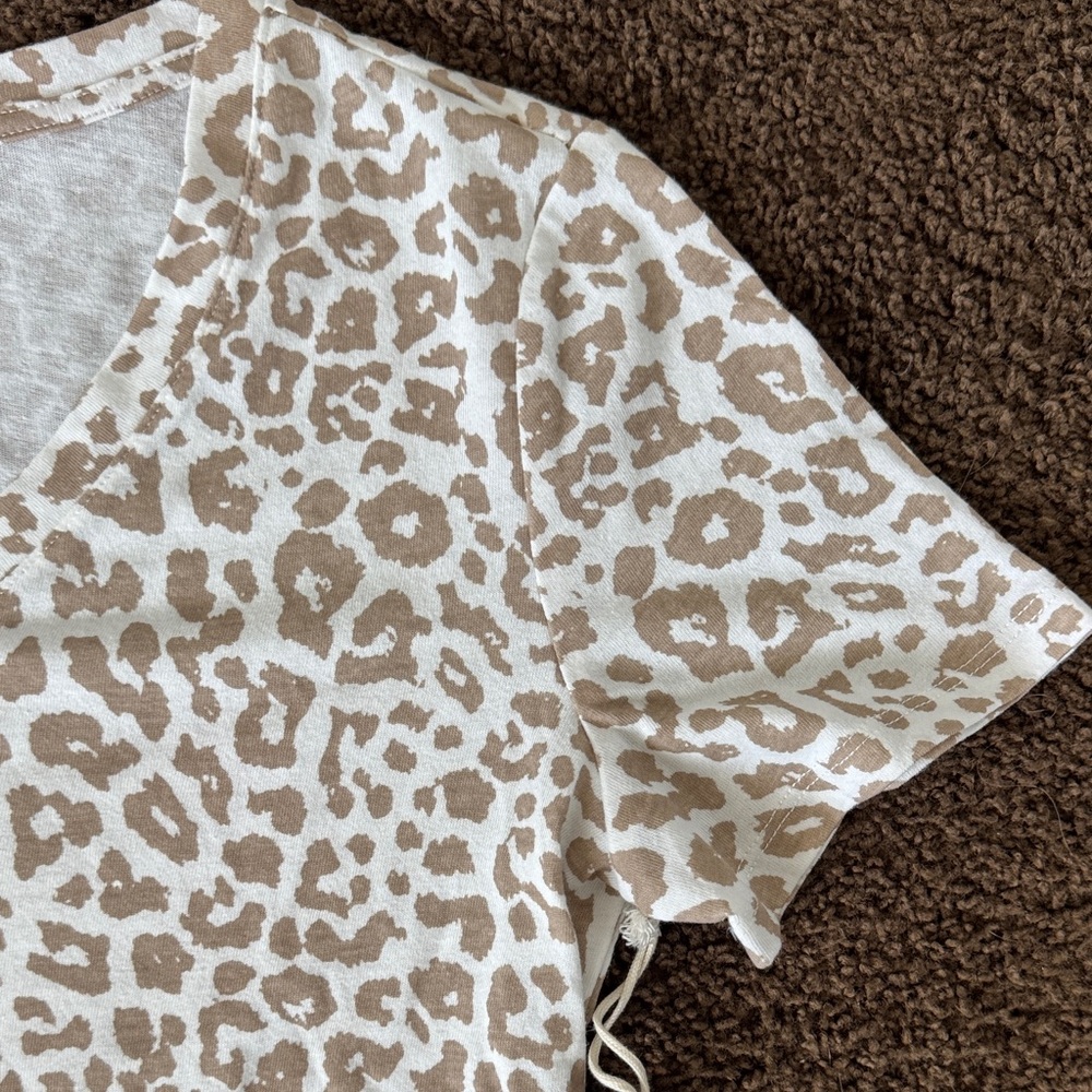 a.n.a Women's Beige Leopard Print V-Neck Tee - Picture 5 of 7